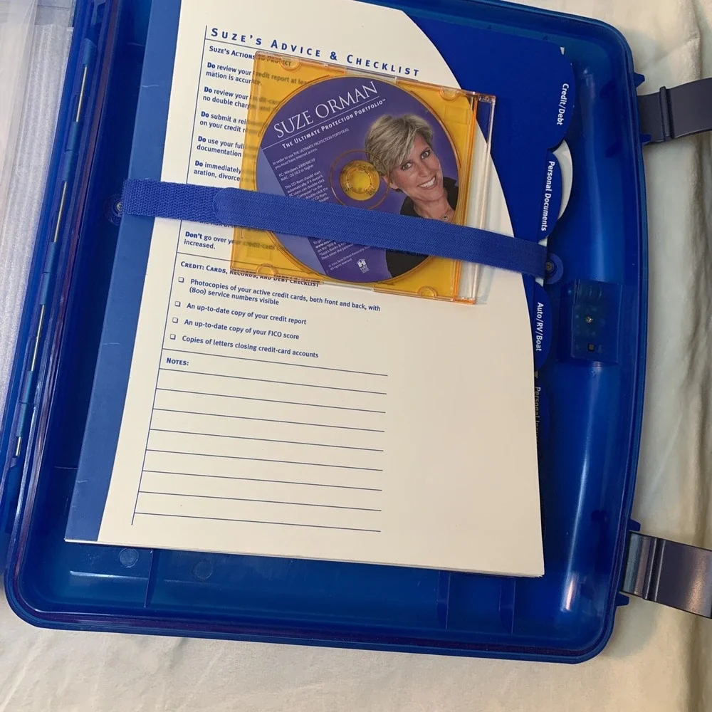 SUZE ORMAN ULTIMATE‎ PROTECTION PORTFOLIO Blue BRIEF CASE CD BOOKS Taxes & More